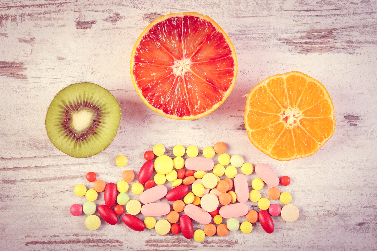 Wat is het verschil tussen multivitaminen en natuurlijke vitaminen?